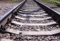 Влюбленные легли под скоростной поезд в Киевской области, парень погиб