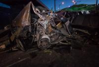 В Киеве пьяная компания на авто врезалась в столб: части машины разлетелись на 20 метров