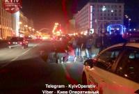 На Майдане Незалежности ранили сотрудницу полиции и угнали ее служебный автомобиль (видео)