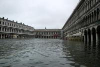 В Венеции объявили чрезвычайное положение из-за рекордного наводнения