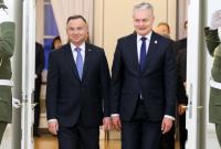 "Смерть мозга у НАТО". В Польше и Литве не согласились с Макроном