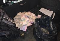 Вимагав 2,5 мільйона гривень "відкату": у Києві затримали начальника управління Секретаріату Кабміну