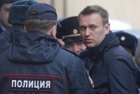 Самолет Навального экстренно сел в Омске из-за отравления оппозиционера (видео)