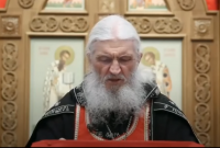 Проклинающему российскому священнику запретили проповедовать