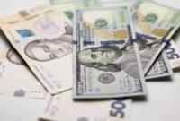 НБУ повысил официальный курс доллара до максимума с начала апреля