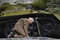 В Росії у 92-річного ветерана на День перемоги вкрали медаль і гроші
