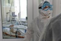 В Украине за сутки госпитализировано более 1 тыс. человек, больных COVID -19