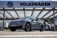 Volkswagen намерен обогнать Tesla в производстве электрокаров