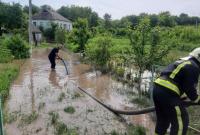 Непогода в Украине: без света более 50 сел и городов, десятки домов и хозяйств в воде