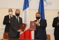 Украина и Франция подписали четыре межправительственных соглашения на сумму 1,3 млрд евро