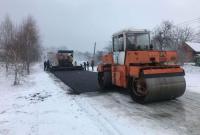 Не будем платить. В "Укравтодоре" прокомментировали случаи укладки асфальта в снег